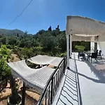 Lägenhet Village House With Mountain View Ágios Matthaíos