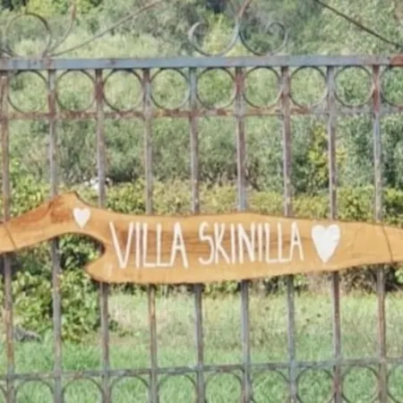 Skinilla With Mountain View *