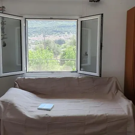 With Mountain View Διαμέρισμα